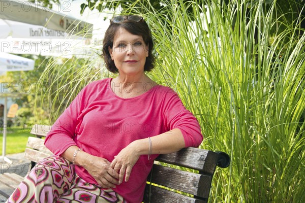 Janna Hartwig (from 17.05.2025 in Fisch sucht Fahrrad), palace gardens Theatre, annual press