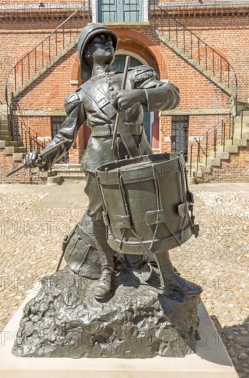 'The Drums of Fore and Aft' drummer boy sculpture by Arnold, Earl of Albemarle, Shire Hall, Market
