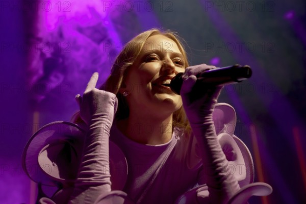 LEA live on tour 2024 at the Max-Schmeling-Halle in Berlin on 02/09/2024