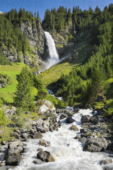 Stäubifall, 100 m, Alp Aesch, Uri, Switzerland, Europe