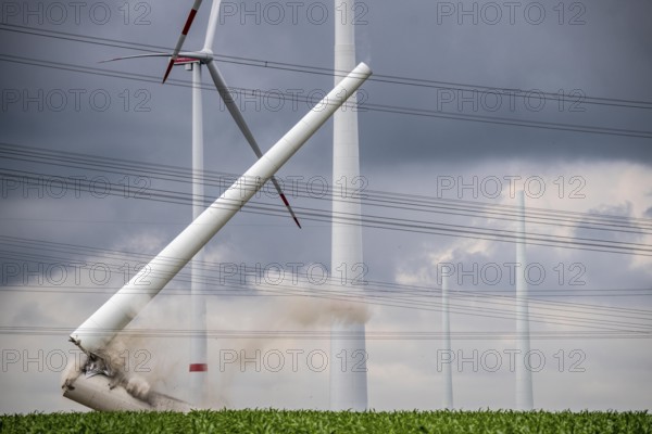 Demolition of the tower of a 20 year old wind turbine, in the Werl wind farm, 5 old Enercon E-66