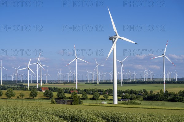Wind farm north-east of Bad Wünnenberg, East Westphalia Lippe, Paderborn district, with the A44