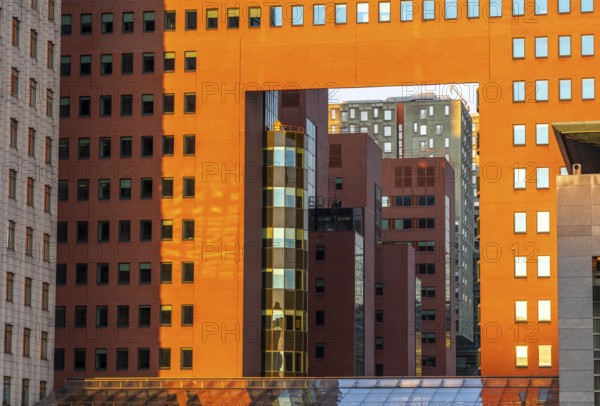 View through the building of the public prosecutor's office, red, on Wilhelminaplein, on the Nieuwe