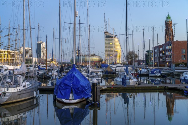 New harbour, harbour basin, harbour district, residential buildings, office buildings, Sail City