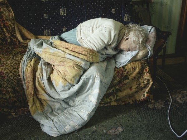Ntonia, 84 years old, is bedridden and needs outpatient care. She is in severe pain. Because of the
