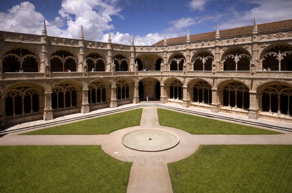 Cloister, inner courtyard, Hieronymite monastery Mosteiro dos Jerónimos, also known as Mosteiro de