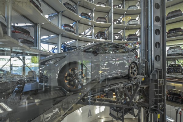 Car tower interior, lift, vehicles, Autostadt Volkswagen, Wolfsburg, Lower Saxony, Germany, Europe