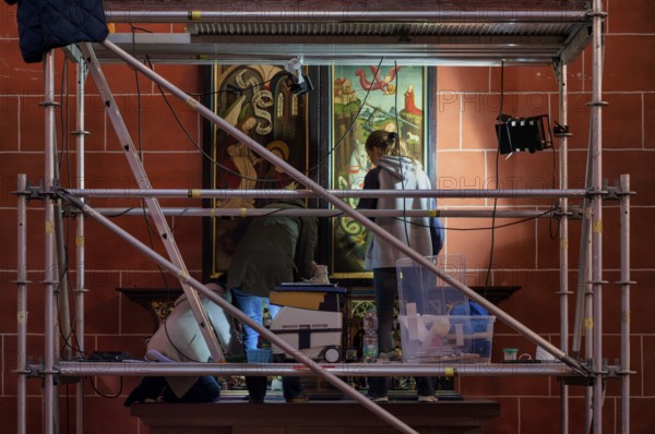 Restoration, cleaning, wall painting, wall decoration, scaffolding. Building site, restorer, St