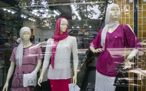 Mannequins with headscarves in a boutique in Tehran, 17.05.2016