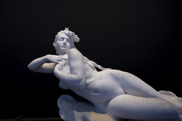 Marble sculpture, reclining woman, Ny Carlsberg Glyptotek or New Carlsberg Glyptothek, Art Museum