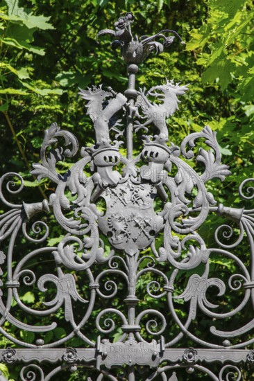 Coat of arms, fence, decorated, Varbüler Castle, Hemmingen Castle, former seat of the barons of