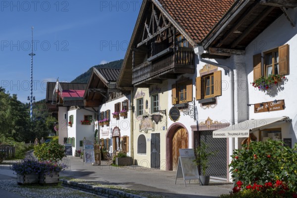 Typical Bavarian houses at Obermarkt, Mittenwald, Werdenfelser Land, Upper Bavaria, Bavaria,