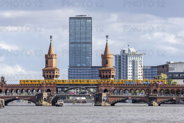 Oberbaum Bridge with underground, connection between the districts of Kreuzberg and Friedrichshain