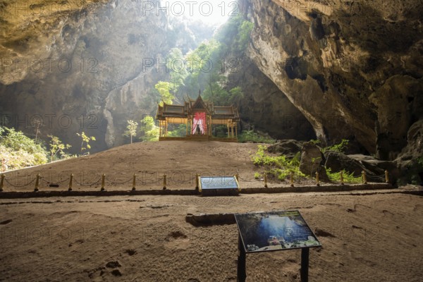 Phraya Nakhon Cave, Hua Hin, Prachuap Khiri Khan Province, Thailand, Asia