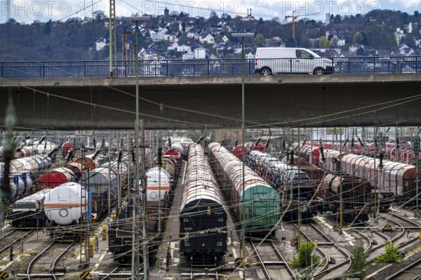 The Hagen-Vorhalle marshalling yard, one of the 9 largest in Germany, is located on the