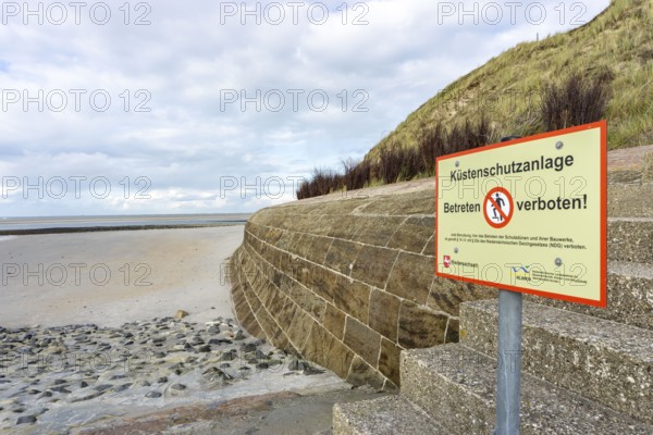 North Sea, Spiekeroog Island, autumn, coastal protection in the west of the island, wall for dune