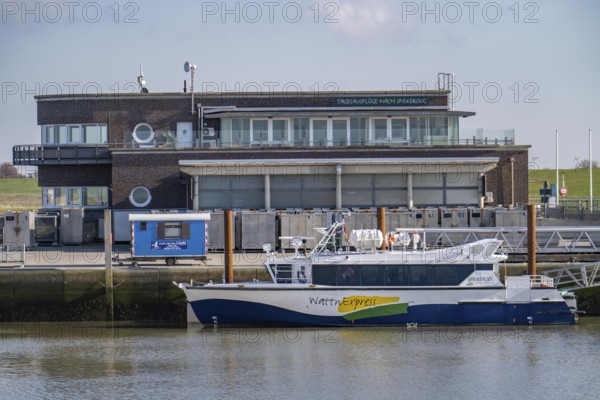 Neuharlingersiel, fast ferry, WattnExpress, from, to the island of Spiekeroog, Lower Saxony,