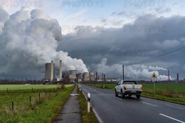 Lignite-fired power plant, RWE Power AG Niederaußem power plant, near Bergheim, North