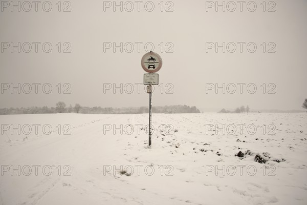 Sign, field path, Swabian Alb, Baden-Württemberg, Germany, Europe