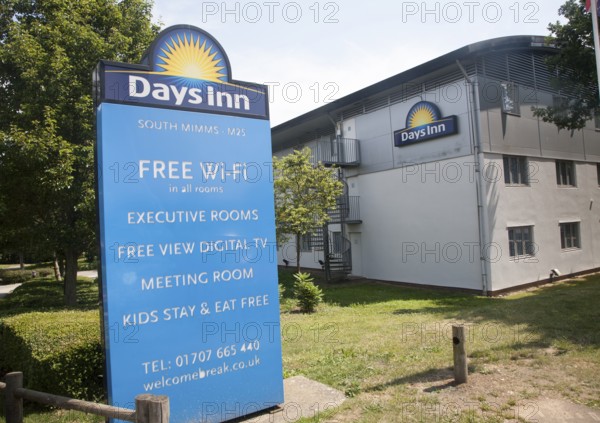 Days Inn budget hotel at South Mimms, Potters Bar, Hertfordshire, England, UK