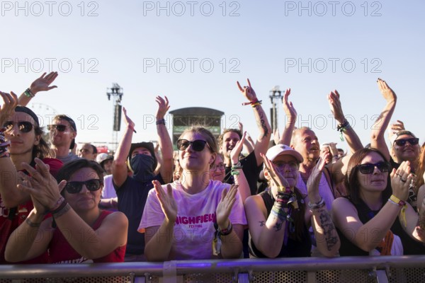 Audience in the front row at the Highfield Festival on Friday, Störmthaler See, 16/08/2024