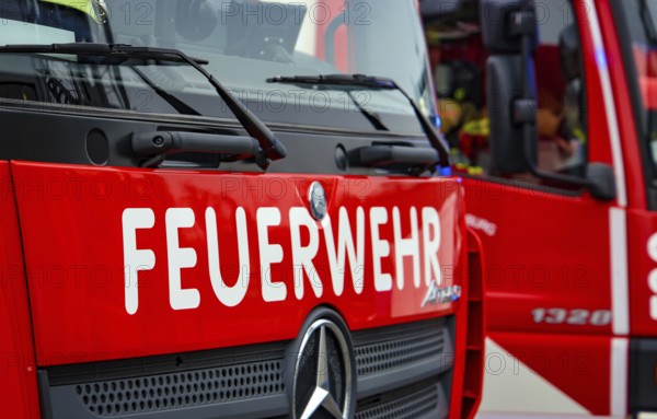Duisburg, North Rhine-Westphalia, Germany, Fire brigade exercise. Fire engine with flashing blue