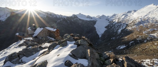Mountain panorama and glacier, mountain hut Ramolhaus in autumn with snow, view of Gurgler Ferner