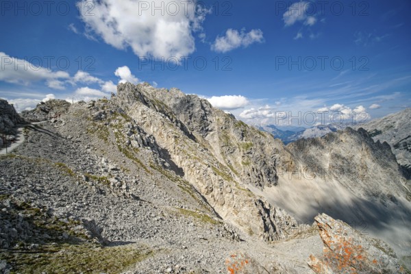 At the Hafelekar, view from the Karwendelblick of the Innsbruck Nordkette to the Karwendel