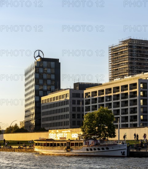 View from the Spree to the East Side Galery and the office complexes on Mühlenstraße, Berlin,