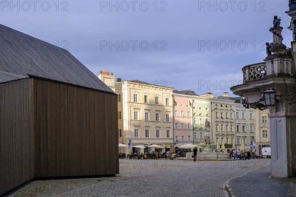 Residenzplatz, with new cathedral building, Old Town, Passau, Lower Bavaria, Bavaria, Germany,