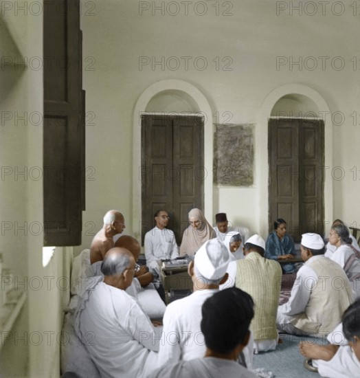 Mahatma Gandhi meeting Sharad Chandra Bose, Mirabehn, Bhangi Colony, Delhi, India, Asia, October 2,