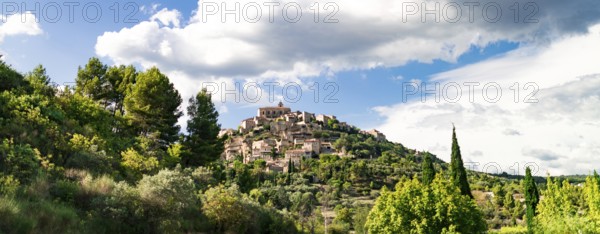 Gordes in autumn