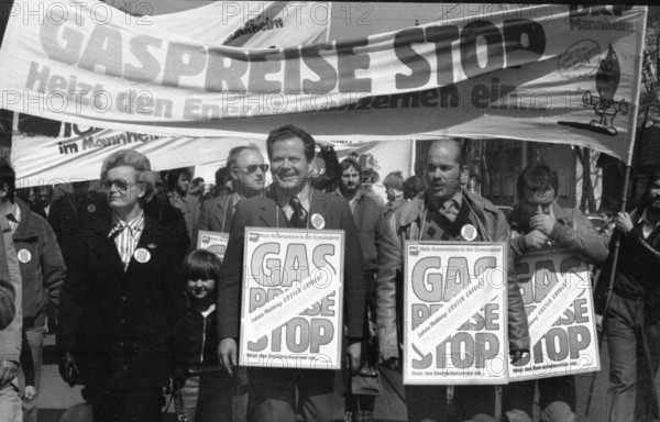 In the municipal election campaign, members and supporters of the German Communist Party (DKP)