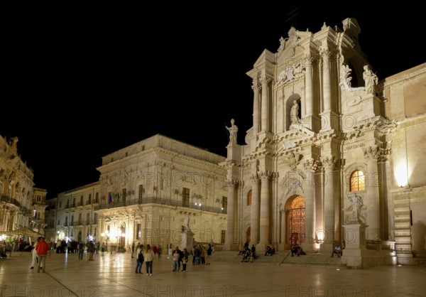Cathedral of Syracuse, night shot, Province of Syracuse, Sicily, Italy, Europe