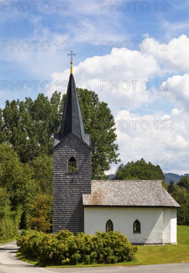 Chapel near the village of Koppl, Osterhorn Group, Flachgau, province of Salzburg, Austria, Europe