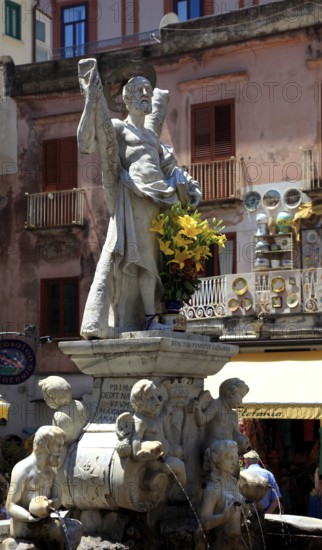 Fountain at the Cathedral Square in Amalfi, Campania, Italy, Europe