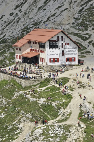 The mountain refuge Dreizinnenhütte, Rifugio Antonio Locatelli near the Drei Zinnen, Tre Cime di