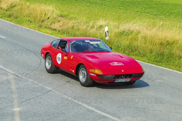 A drive for vintage vehicles. Skilful handling of the vehicle, finding the route by means of the