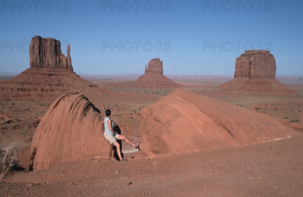 Tourist in Monument Valley, Utah, USA, North America