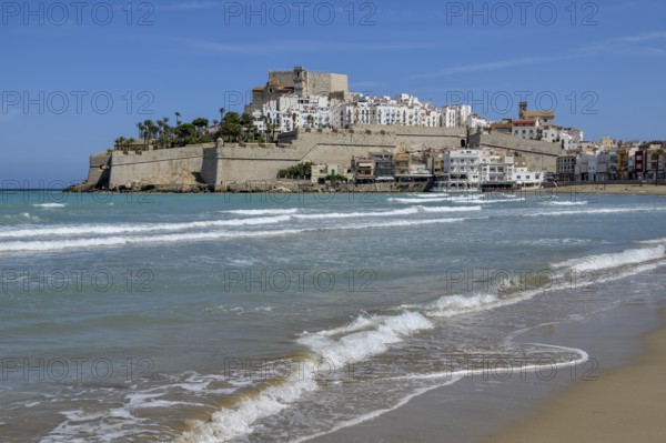 Old town with the Romanesque castle from the 14th century, Peñíscola, province Castellón, Costa del