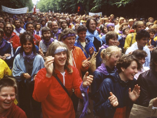 DEU, Germany: The historical slides from the 80-90s, Ruhr area.peace movement. Easter March 84-5