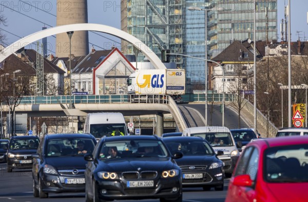 Düsseldorf, Völklinger Straße, federal road B1, city centre traffic, flyover bridge to the city