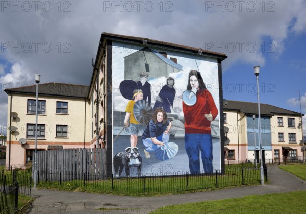 Mural, political mural painting from the time of the resistance of the IRA, Bogside quarter,