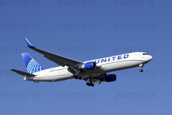 Aircraft United Airlines, Boeing 767-300, N672UA