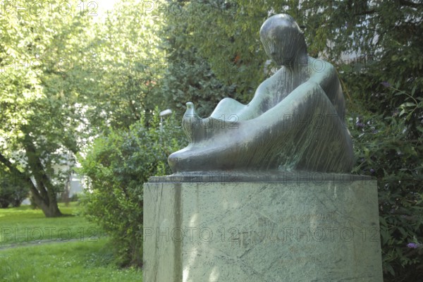 Monument and sculpture to Heinrich von Stephan, co-founder of Deutsche Post AG, man, sitting,