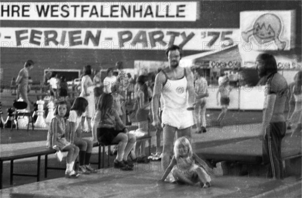 The city of Dortmund organised a children's holiday party in the Dortmund Westfalenhalle here on 05
