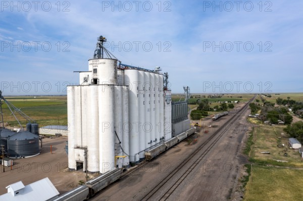 Roggen, Colorado, The Roggen Farmers Elevator Association stores and markets grain for its member