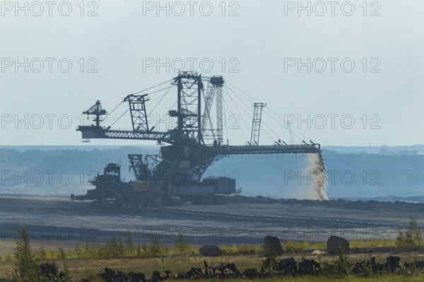 Stacker 1102 A2Rs-B 15400.120 distributes the overburden on the recultivation area in the Nochten