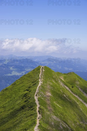 Hiking trail from Fellhorn, 2038m, to Söllereck, Allgäu Alps, Bavaria, Germany, Europe