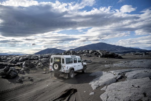 White Land Rover, car on a dirt road, volcanic landscape, barren landscape, Vatnajökull National